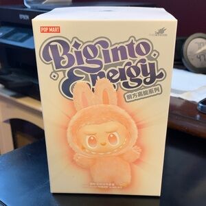 Love labubus. Authentic! Pop Mart Biginto Energy Love
